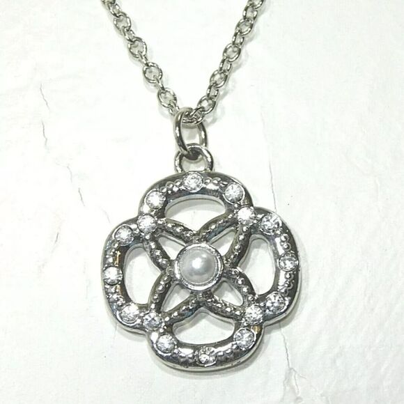 Beautiful Lia Sophia "MY GIRLS" Set of 3 Detachable Necklaces, Crystals, NWT - Picture 10 of 12